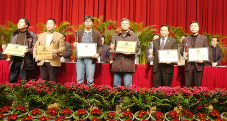 人民电器捐款50万元支持慈善事业