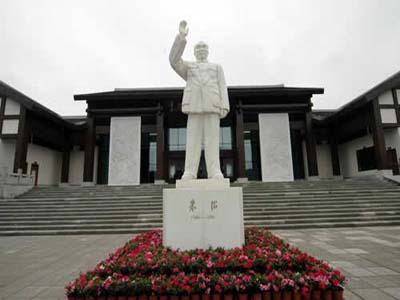 AAAA景区带动我县旅游经济突破1500万元