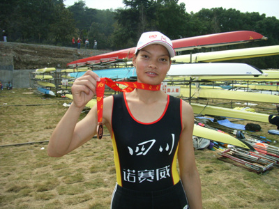 仪陇妹子罗秀华 梦想之舟划向北京