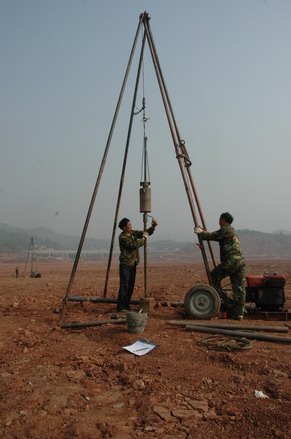 工业园区企业加快勘测进度