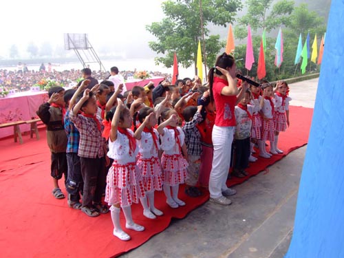 仪陇周河小学举行庆“六·一”活动（组图）