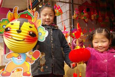 元宵未到花灯先俏