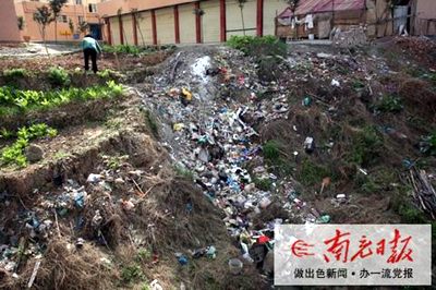 新县城：背街小巷太“邋遢”