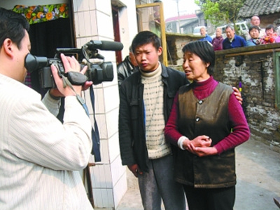 泸州好人为仪陇流浪汉寻亲