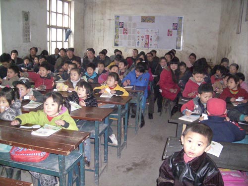 开展巾帼献课活动  推动有效课堂教学