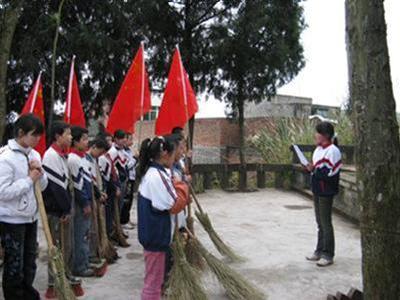 清明祭先烈 缅怀革命志
