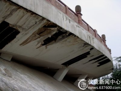 红色经典广场的背后