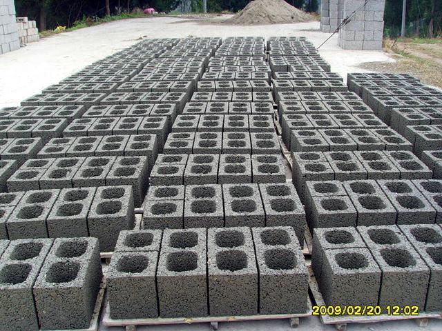 长期出售混凝土空心砖