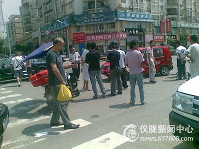 康宁路十字路口车祸再现