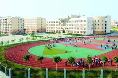 贫困县不“贫”教育