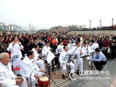 “闹元宵”广场文艺演出精彩纷呈