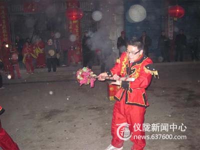 立山镇红红火火闹元宵