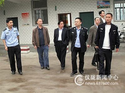 马鞍派出所对石佛小学进行安全检查