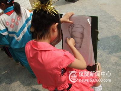 仪陇县碧泉小学举行庆“六一”暨特色展演会