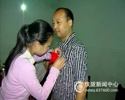 仪陇县先锋小学喜迎第26个教师节