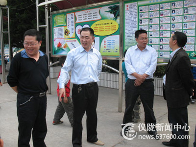 仪陇县副县长郭宗海莅临观紫小学视察教育教学工作