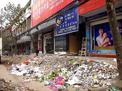网曝仪陇“脏乱差” 环境治理先进县引猜疑