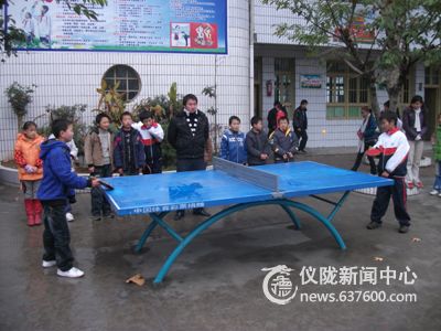 仪陇县石佛小学举行乒乓球比赛