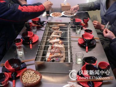 仪陇县新政西屋往事自助涮烤吧：新烧烤瘦身主义