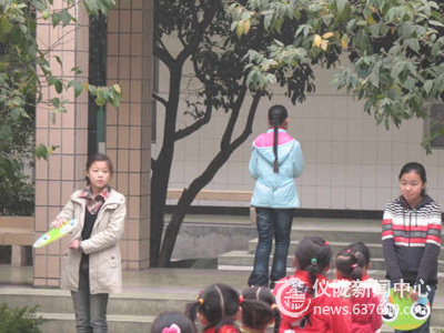 观紫片区教师赴成都七中育才实验中学和成华小学学习