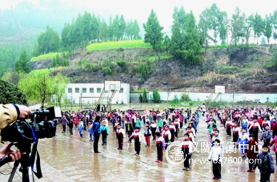 央视聚焦红军小学