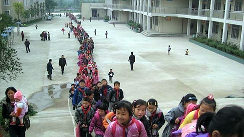 贯彻学习党代精神  深入加强安全教育工作