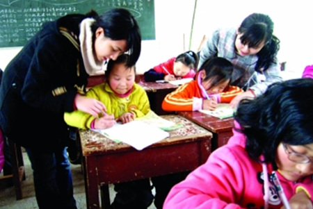 仪陇双胜：留学生到乡村学校当“老师”