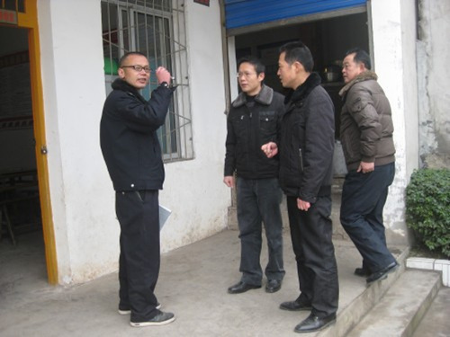 仪陇县双盘小学迎接警政元旦安检