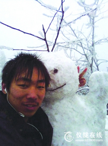 仪陇一小伙从江苏到四川骑自行车回家过年