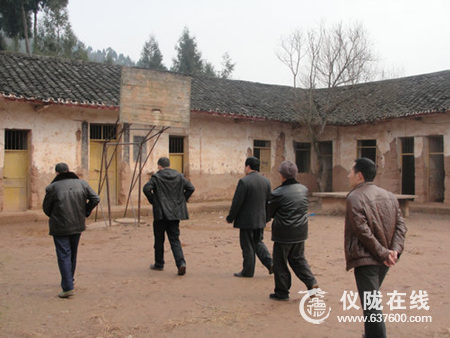 仪陇县思德小学领导元宵节查村小安全