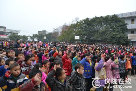 仪陇县石佛小学举行开学典礼 给力全体师生