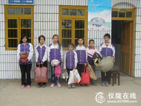 爱心人士继续支仪陇县助炬光小学贫穷学子