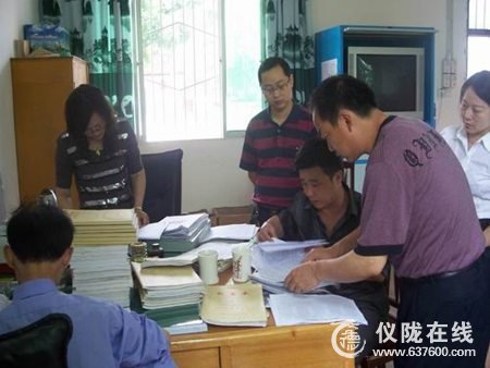 仪陇县县教育局对大寅小学进行常规检查