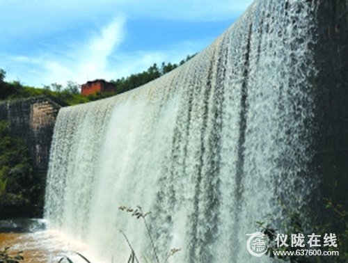 秋季到仪陇县柏杨湖 观“小三峡”