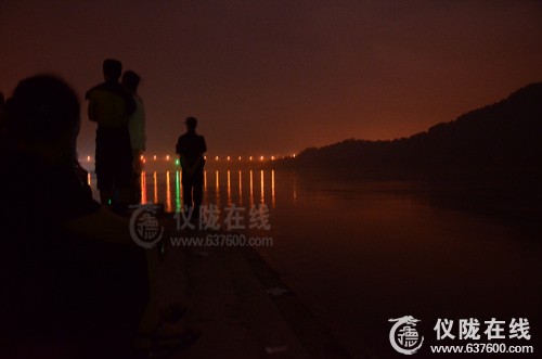 昨晚仪陇县嘉陵江码头一女生失足被淹死