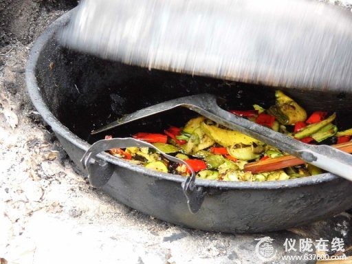 仪陇县朱德故里景区流浪汉 马鞍政府已启动救援