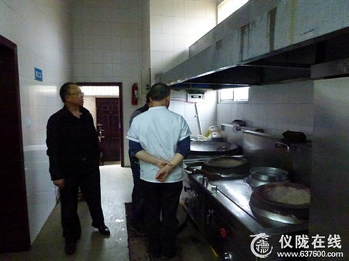 炬光小学开展校内食品卫生安全检查