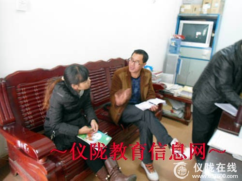 大罗小学迎接区督导组教育教学常规检查