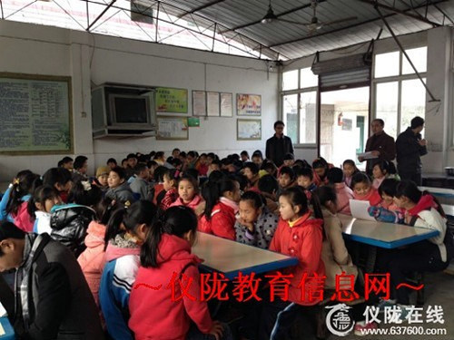 碧泉小学召开毕业班学生工作会