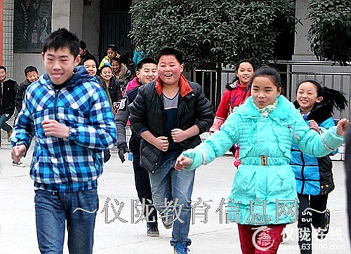 立山中学举行防火防震应急疏散演练活动