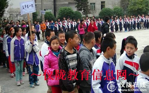 让花儿在操场绽开