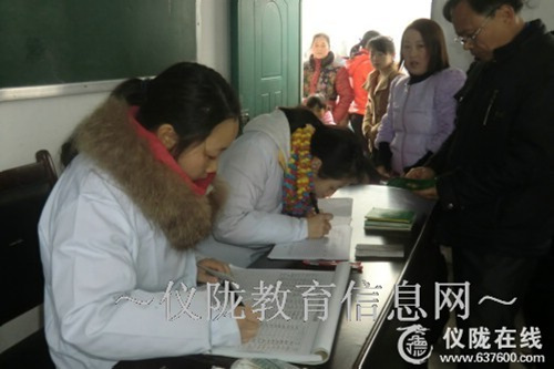 度门镇卫生院为度门小学学生开展传染病疫苗接种情况的查证和补种工作