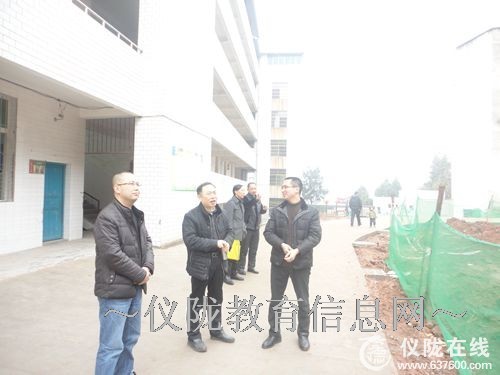 日兴教育督导组检查大风小学开学工作