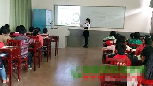 五福小学开展“名优”教师上示范课活动