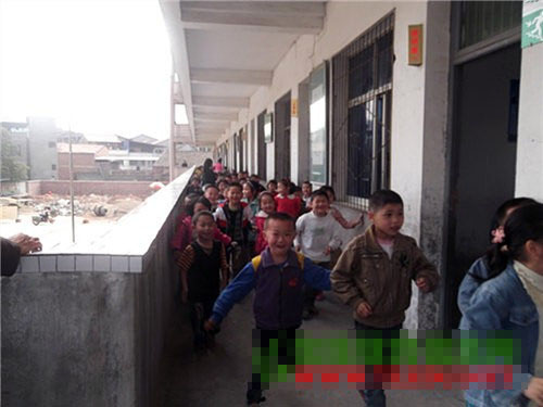 永乐小学开展2015年春季应急疏散演练活动