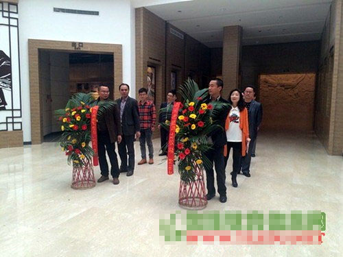 追溯先辈足迹  重温入党誓词