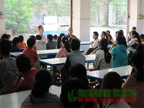 “面对面”做好营养餐工作