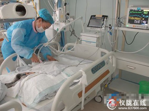 仪陇烫伤女婴病情危重 已收到26余万捐款