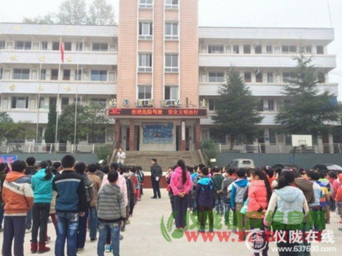 双庆小学：拒绝危险驾驶  安全文明出行