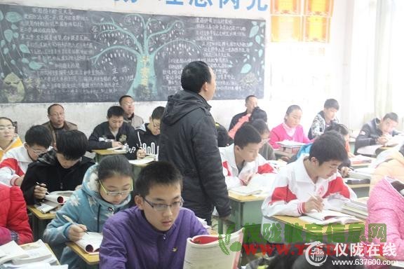 新政初中开展“合格课”验收活动